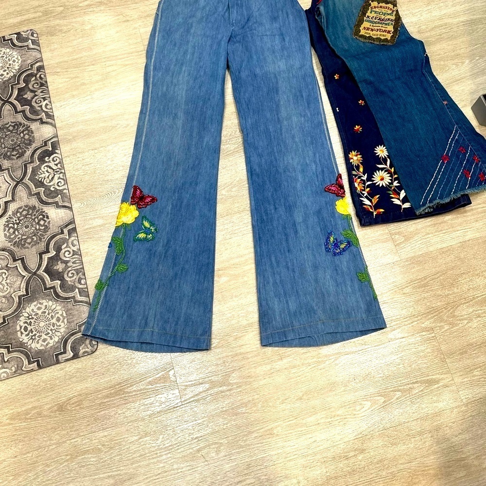 Bell Bottoms 70s Deadstock
Listing was made for the BUTTERFLY ones - Picture 9 of 13